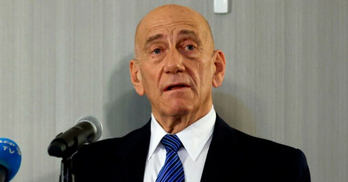 Gaza, Ehud Olmert: “Piano debole e non di pace. E Bibi gioca a farlo saltare”