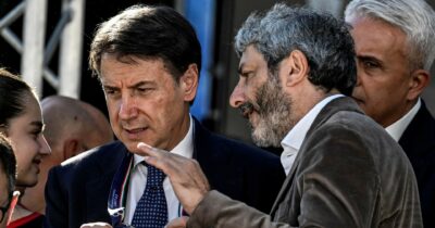 Copertina di Campania, il Movimento si gioca tutto. I “civici” di Fico e la pax con De Luca