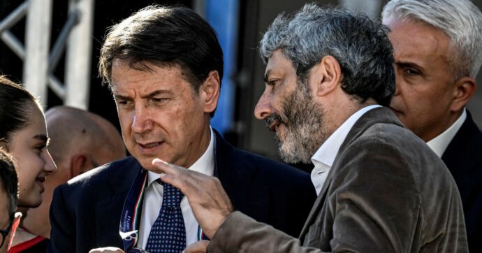 Campania, il Movimento si gioca tutto. I “civici” di Fico e la pax con De Luca
