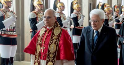 Copertina di Papa Leone XIV sfila fino al Quirinale