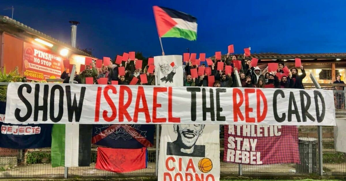 Italia Israele, proteste in tutta Italia davanti alle sedi Figc e Rai. L’appello: “Non guardatela” Italia Israele, proteste in tutta Italia davanti alle sedi Figc e Rai. L’appello: “Non guardatela”