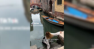Copertina di “Quando segui Google Maps ma sei a Venezia. Attenti”: l’incidente di una turista diventa virale – Video
