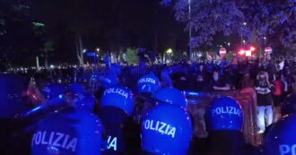 Copertina di Italia-Israele, ferito videomaker negli scontri. L’agenzia di news: “Colpito alla testa da un sasso”. Il video