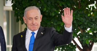 Netanyahu trova una scusa: “Bronchite”. E scampa ancora al suo processo