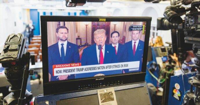 “Un mix tossico di menzogne sta uccidendo la democrazia”