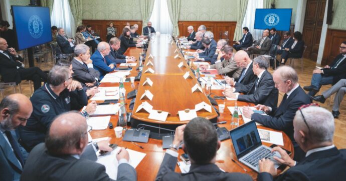 Ricostruzione a Gaza, l’Italia per il “dopo” si affida ai privati. E teme per i militari