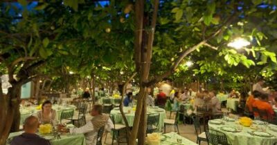 Copertina di Contestati abusi edilizi al ristorante ‘da Paolino’ a Capri. È il locale amato dai vip e delle star