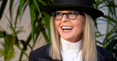 Copertina di “Diane Keaton è morta per polmonite. Tutte le donazioni destinatele alla organizzazione per la cura degli animali che lei amava”: lo rivela la famiglia
