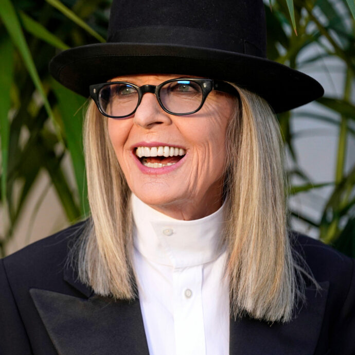 “Diane Keaton è morta per polmonite. Tutte le donazioni destinatele alla organizzazione per la cura degli animali che lei amava”: lo rivela la famiglia