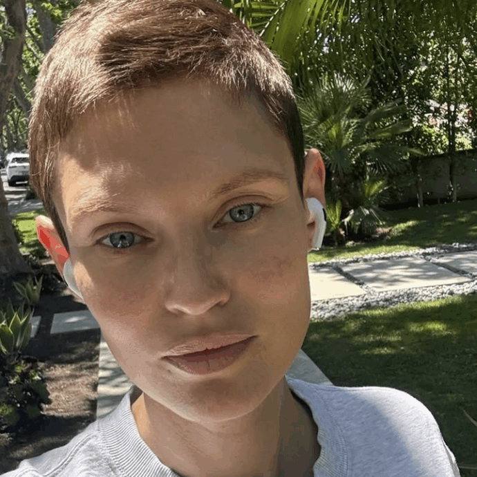 “Ho chiesto a Victoria’s Secret di sfilare per loro, mi hanno detto ‘no’. Va bene, il cancro mi ha insegnato che provarci non ti uccide mai, non ho rimpianti”: così Bianca Balti