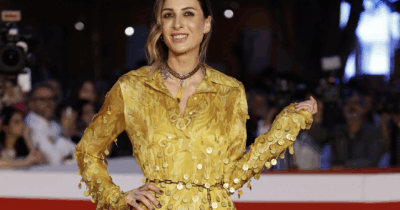 Copertina di “C’è chi non partecipa per sostenere la causa palestinese. Io mi limiterò a presentare, parlerà l’arte”: Ema Stokholma inaugura la Festa del Cinema di Roma 2025