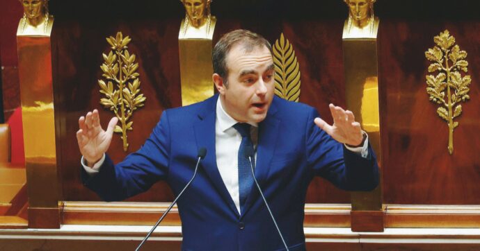 Francia, Lecornu resiste e passa la prova dell’Aula.  Ora c’è la nuova minaccia dei sindacati
