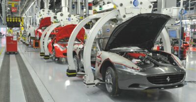 Copertina di Auto, otto fabbriche europee a rischio chiusura