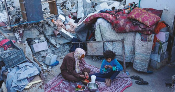 Gaza: in piedi sulle macerie del passato. Costretti ad affittare rifugi costosi
