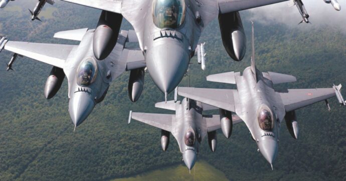 Nuovi cacciabombardieri Gcap: il Pd vota con la destra