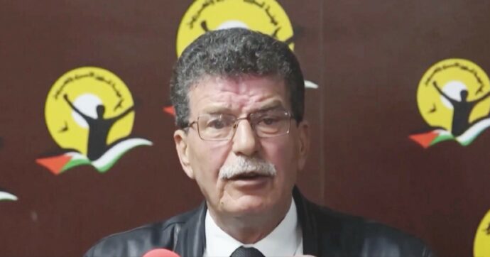 L’ex ministro dell’Anp Fares: “Serve una nuova strategia, Abbas non è più leader dei palestinesi”