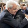 Copertina di Funerali di Stato per i carabinieri: “Hanno servito la patria con amore”. Mattarella, Meloni e migliaia di cittadini presenti
