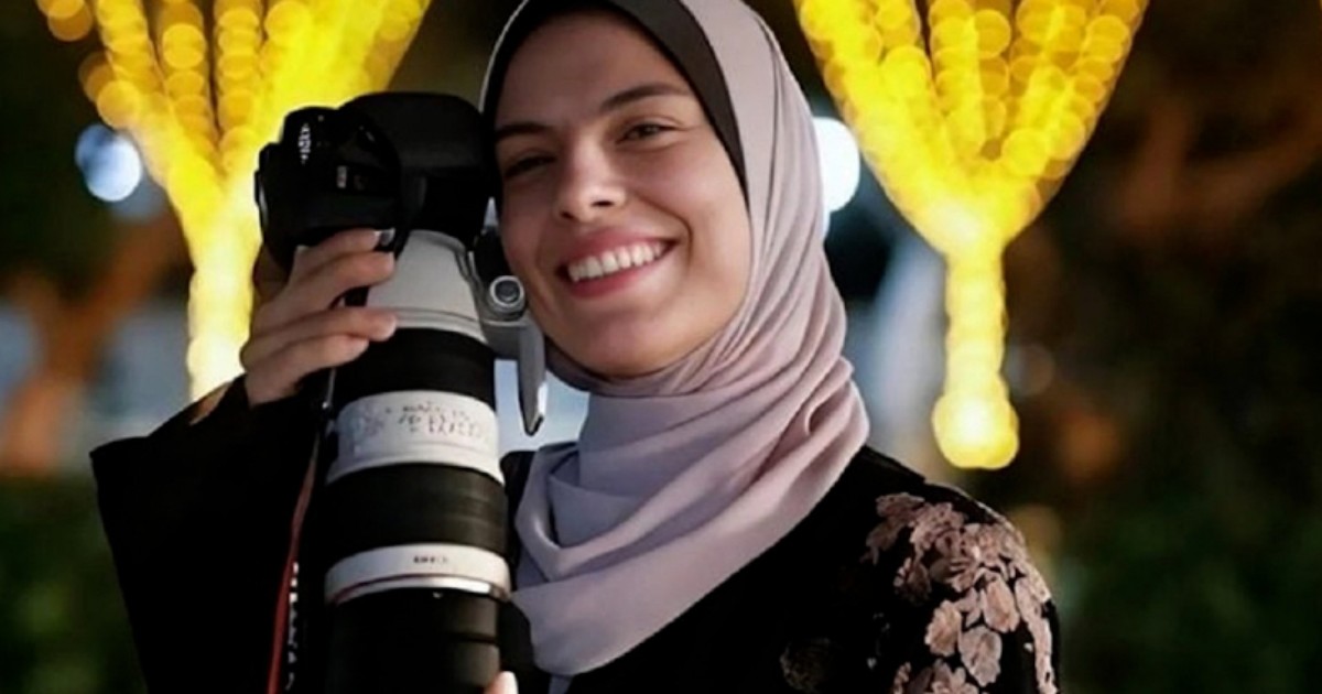 “Put Your Soul On Your Hand and Walk”: Gaza vista da una finestra, raccontata con uno smartphone e ricordata con il corpo “Put Your Soul On Your Hand and Walk”: Gaza vista da una finestra, raccontata con uno smartphone e ricordata con il corpo