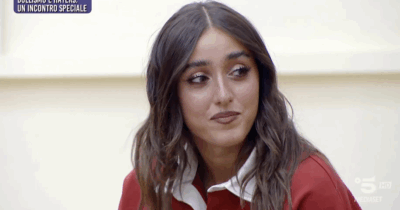 Copertina di “Ho iniziato a detestare il mio corpo. Sono esplosa e ho deciso di tornare a fare terapia”: Giulia Stabile racconta la sua esperienza con il bullismo ad “Amici 25”