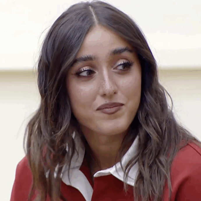 “Ho iniziato a detestare il mio corpo. Sono esplosa e ho deciso di tornare a fare terapia”: Giulia Stabile racconta la sua esperienza con il bullismo ad “Amici 25”