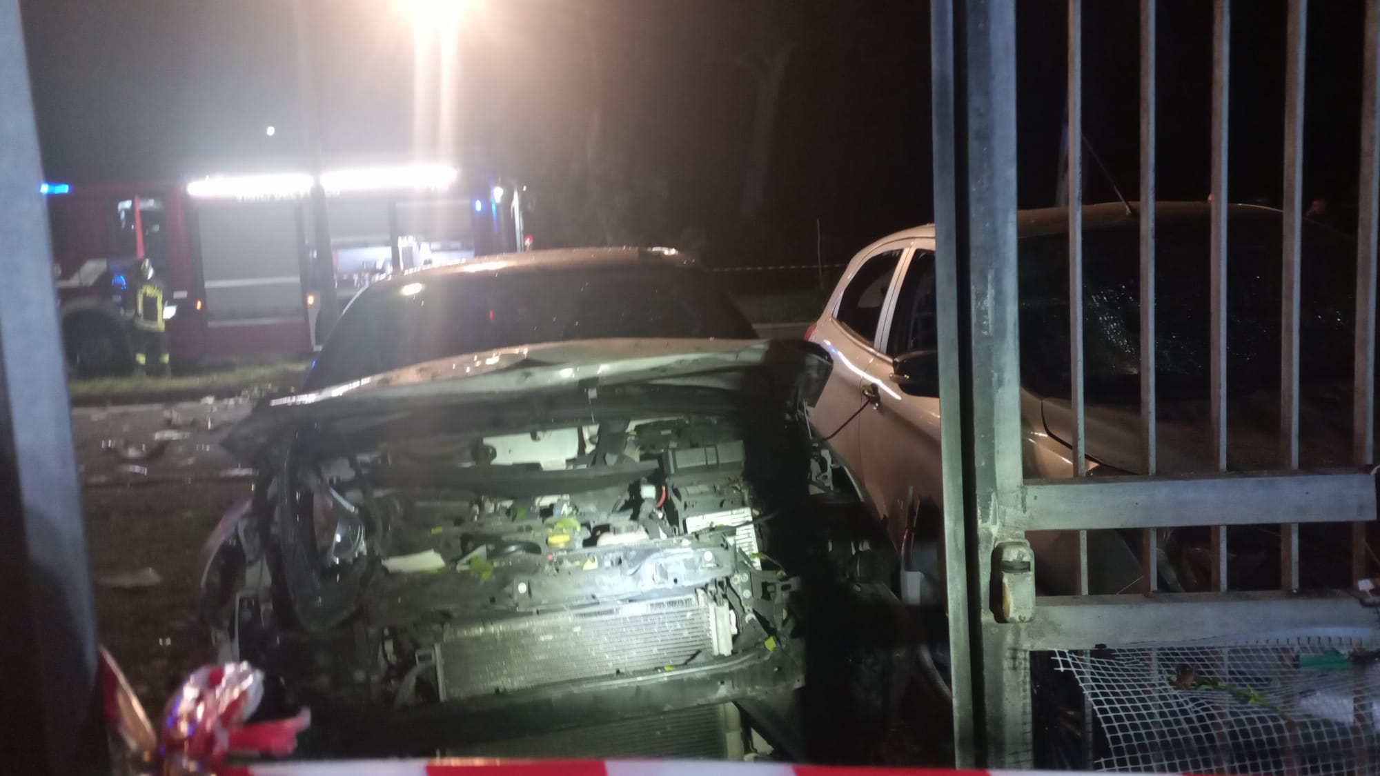 Attentato a Sigrido Ranucci: le immagini dell’auto distrutta e i danni della bomba Attentato a Sigrido Ranucci: le immagini dell’auto distrutta e i danni della bomba
