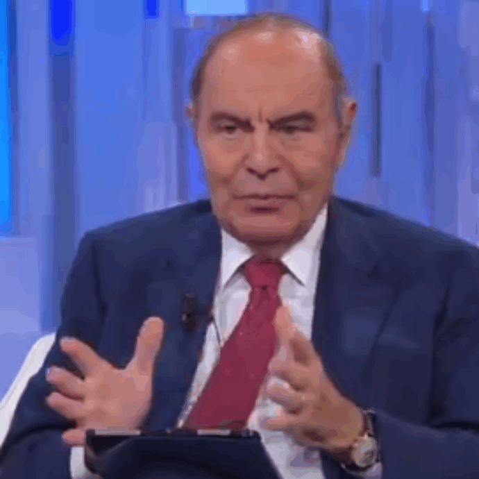 “Crozza venerdì scorso ha giocato un pochino sulla mia intervista a Giorgia Meloni, io facevo delle domande ma sembra un monologo di lei”: Vespa non apprezza l’imitazione e risponde con un video