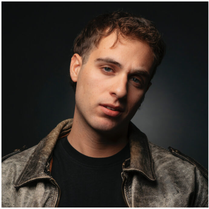 “Ho passato il provino per ‘Un Professore’ combattendo 9 anni per un sì. Io e Nicolas Maupas sgridati prima di iniziare le riprese”: parla Davide Di Vetta