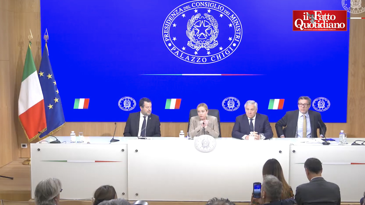 Tutta la manovra, misura per misura. Meloni prende solo due domande, Giorgetti: “Scarsa crescita? Colpa delle guerre” Tutta la manovra, misura per misura. Meloni prende solo due domande, Giorgetti: “Scarsa crescita? Colpa delle guerre”