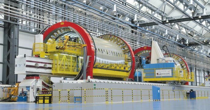 Alla Leonardo di Grottaglie la petizione anti armi e contro Israele fa imbufalire Cils e Uil: siamo su Scherzi a parte?