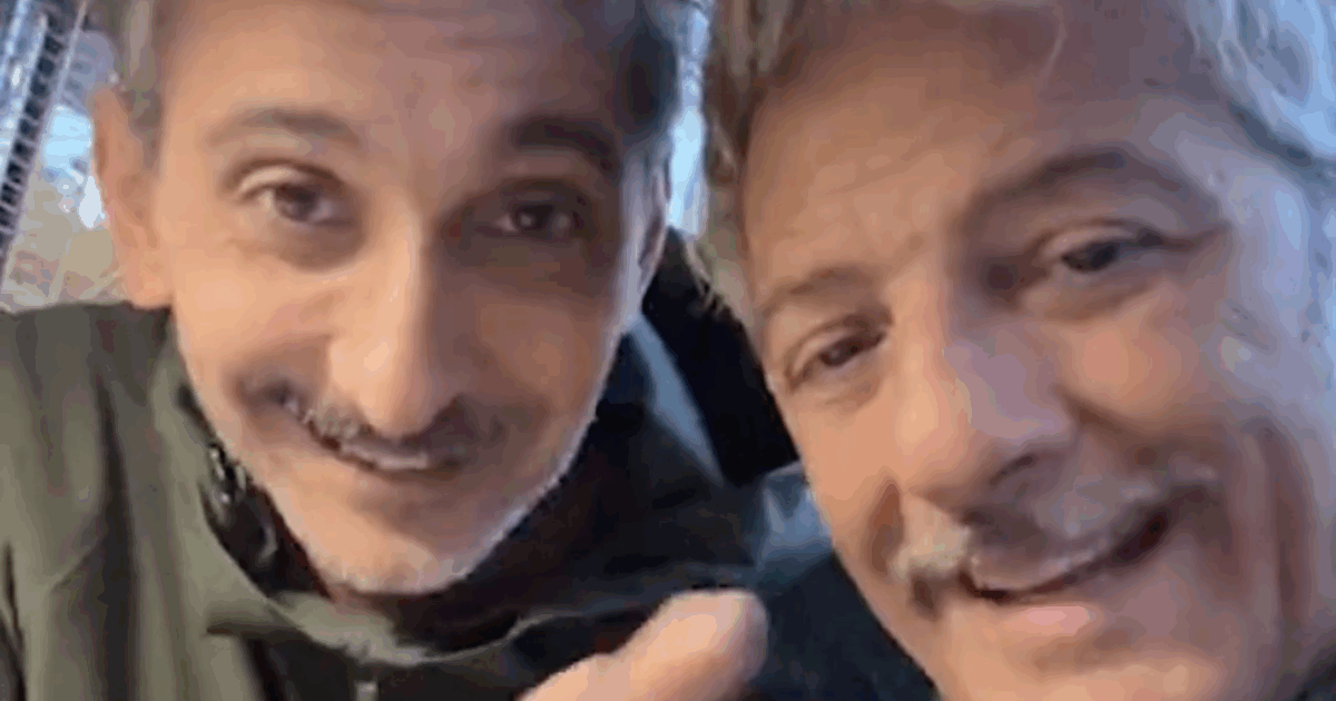 “Dopo il Tg1 ma prima dei pacchi? Tra Tg1 e pacchi non c’è niente”: Fiorello annuncia il ritorno su Rai 1 – VIDEO