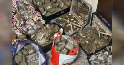 Copertina di Più di 200 chili di hashish in un deposito nel Milanese: la polizia arresta due uomini. Il video della scoperta