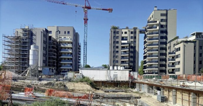 Cemento, Bologna come Milano indagine  su 13 “mostri urbani”. I carabinieri in Comune, dubbi su altri 5 megaprogetti