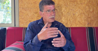 Copertina di La video-intervista all’ex ministro dell’Autorità nazionale palestinese: “Disarmare Hamas? Finché c’è l’occupazione, c’è il diritto alla resistenza”