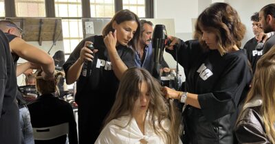 Copertina di Vuoi cambiare taglio o colore? Le tendenze capelli e i consigli degli esperti direttamente dal backstage delle sfilate