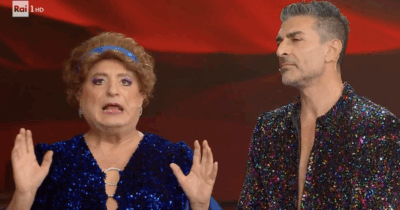 Copertina di È morta la mamma di Simone Di Pasquale: “L’ho salutata per l’ultima volta stamattina. Mi ha trasmesso l’amore per la danza, non potevo mancare a Ballando”