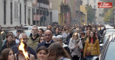 Copertina di Femminicidio di Pamela Genini, la fiaccolata a Milano: “Non bastano pene severe, bisogna educare i figli al rispetto”