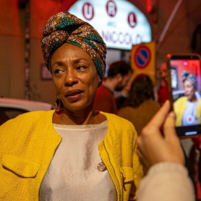 Copertina di “C’è un’Italia buttata giù dalla scala della dignità. Ma il vento è cambiato”: intervista a Antonella Bundu