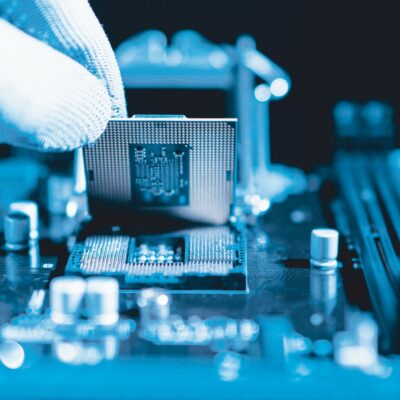 Copertina di Guerra dei chip, perché l’Europa è in mezzo allo scontro tra Usa e Cina