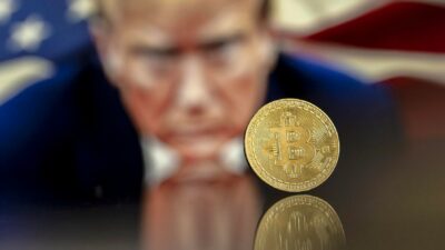 Copertina di Grazie a pagamento, insider trading e memecoin: così la Casa Bianca è diventata un’azienda di famiglia