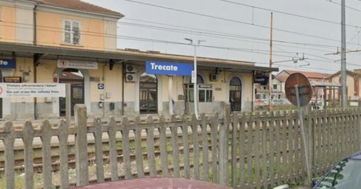 Novara, tre giovani travolti da un treno alla stazione di Trecate: un morto e due feriti Novara, tre giovani travolti da un treno alla stazione di Trecate: un morto e due feriti