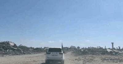 Copertina di Gaza, il convoglio Onu in viaggio tra le macerie e la devastazione: intorno non c’è nemmeno un edificio in piedi
