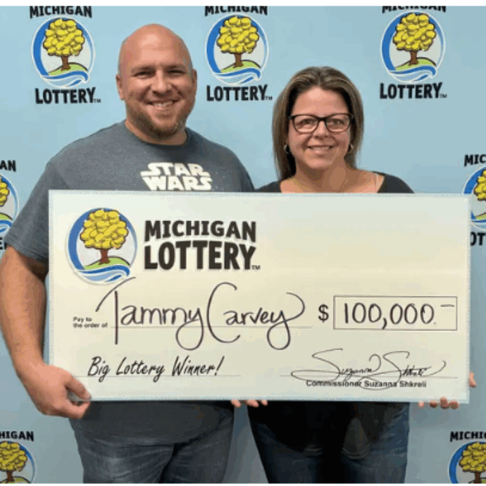 “Ho chiesto a Chatgpt una serie di numeri da giocare alla lotteria, li ho messi tutti e ho vinto 100 mila dollari. Io e mio marito eravamo totalmente increduli”: la storia di Tammy Carvey