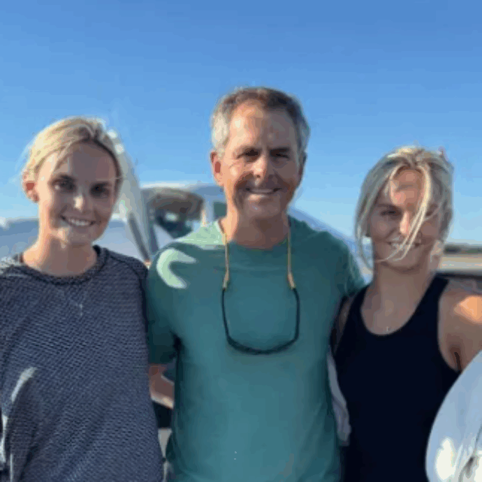 Volano insieme su una vasta area naturale ma il piccolo aereo si schianta: muoiono padre e due figlie. “Erano uniti della passione per il volo”