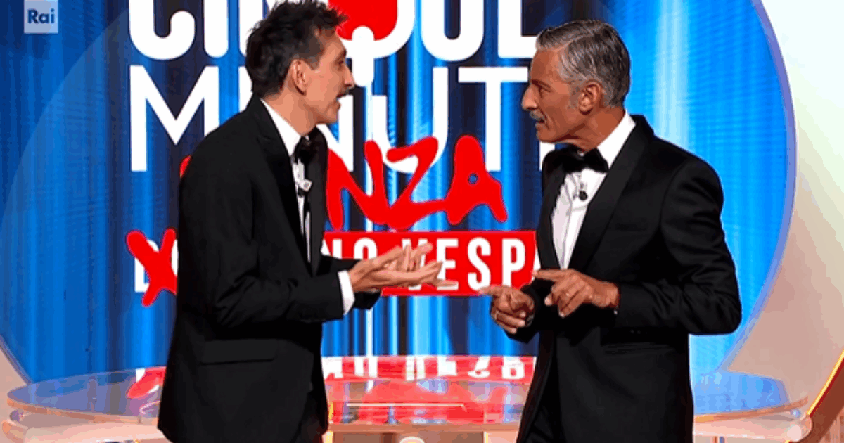 “Abbiamo fatto tutto ‘sto casino e ora sto a casa, non sto bene. Questo sia da monito: se solo provate a prendere il posto di Bruno Vespa…”: così Fiorello ‘rimanda’ La Pennicanza