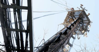 Copertina di Trump ordina e il governo esegue: Palazzo Chigi frena i cinesi negli appalti sulla rete