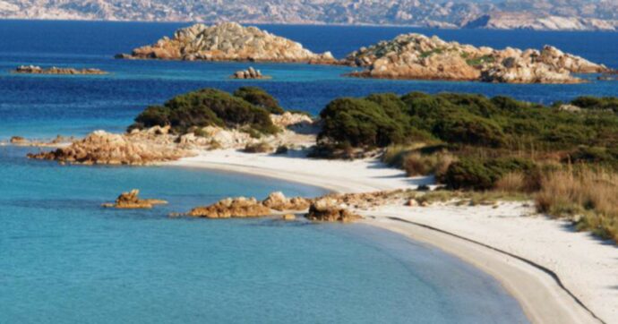 Multati due inglesi su spiaggia off limits