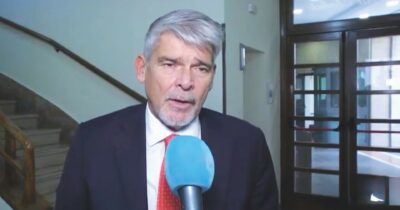 Copertina di Sanità nel Lazio, i dirigenti intercettati ammettono: “Chi non ha voti non diventa primario”