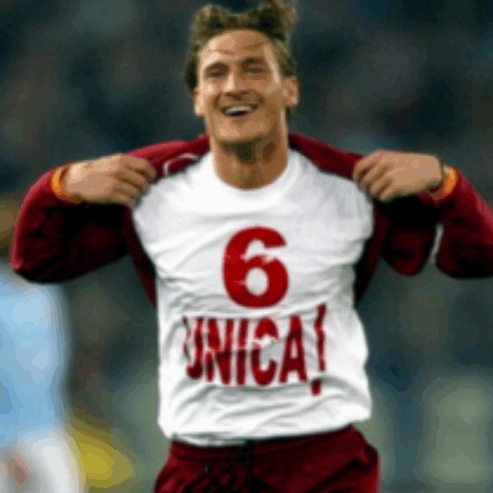 Francesco Totti rinnega la storica frase rivolta a Ilary Blasi: “Quel ‘sei unica’ non era per lei, era per la curva”. Ma ecco cosa aveva detto il calciatore a Verissimo