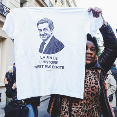 Copertina di Francia: Sarkozy in cella, è la prima volta di un ex presidente