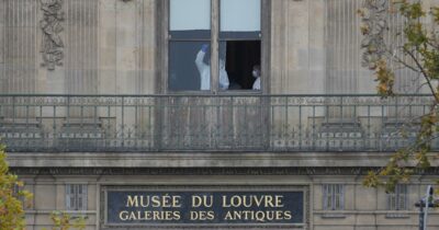 Copertina di Rapina al Louvre, l’esperta: “Un’azione ‘folle’, gioielli difficili da piazzare. Ecco che fine potrebbero fare”